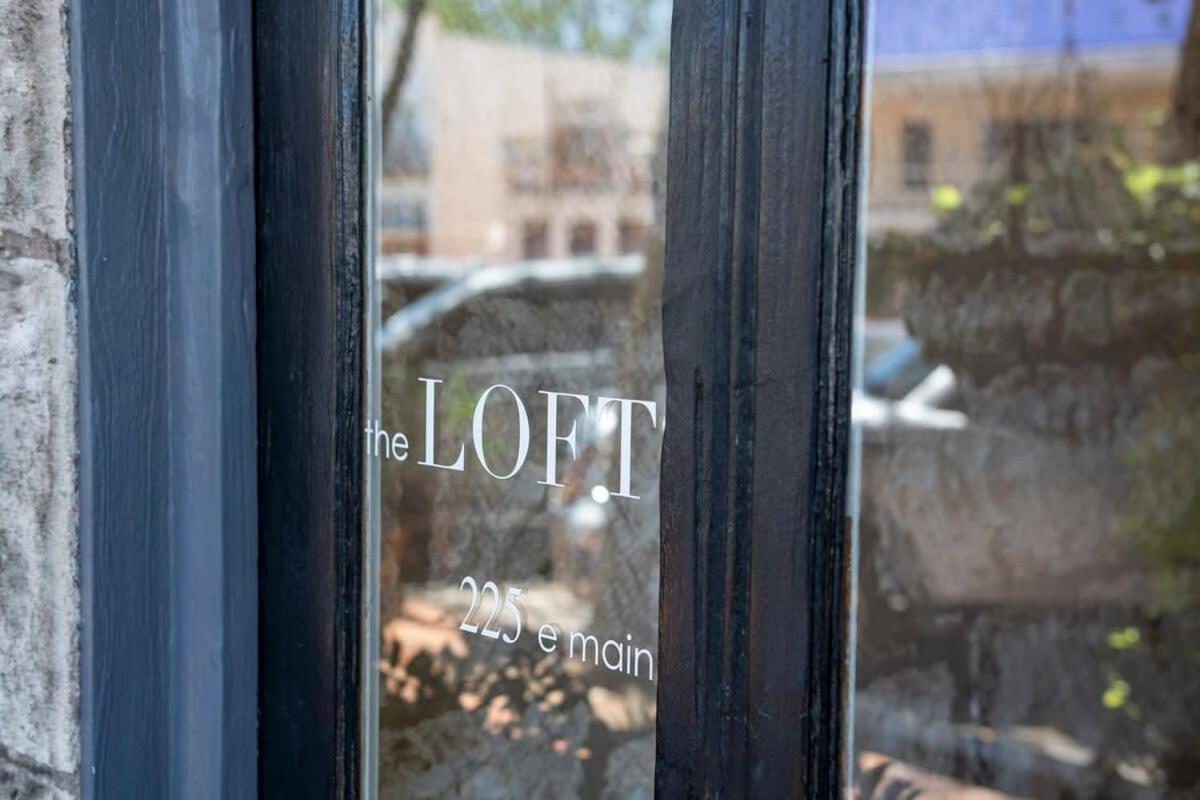 The Loft On Main St Loft With Balcony Views Lägenhet Fredericksburg Exteriör bild
